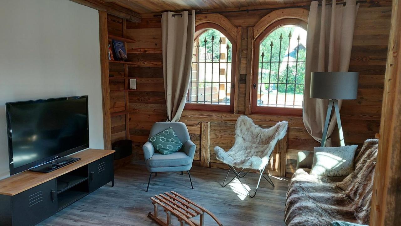 Chalet Serre Cambeou Piscine&Spa Saint-Chaffrey Kültér fotó