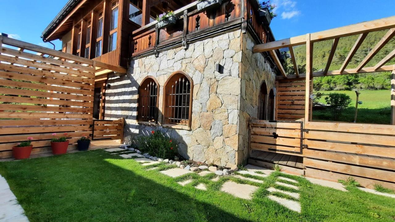 Chalet Serre Cambeou Piscine&Spa Saint-Chaffrey Kültér fotó