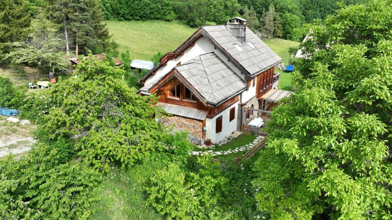 Chalet Serre Cambeou Piscine&Spa Saint-Chaffrey Kültér fotó