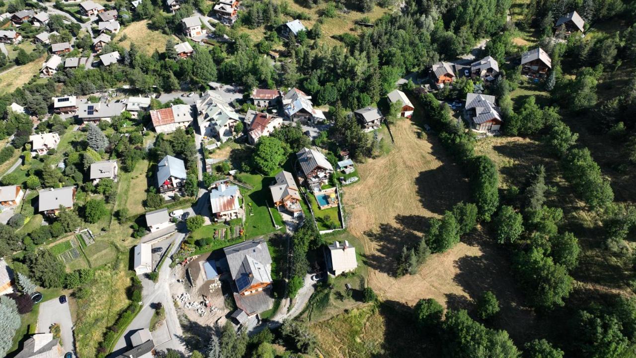 Chalet Serre Cambeou Piscine&Spa Saint-Chaffrey Kültér fotó
