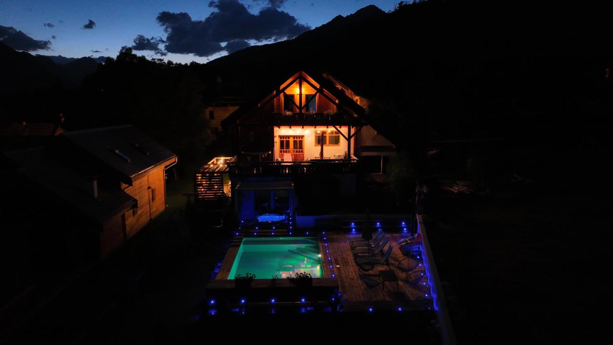 Chalet Serre Cambeou Piscine&Spa Saint-Chaffrey Kültér fotó